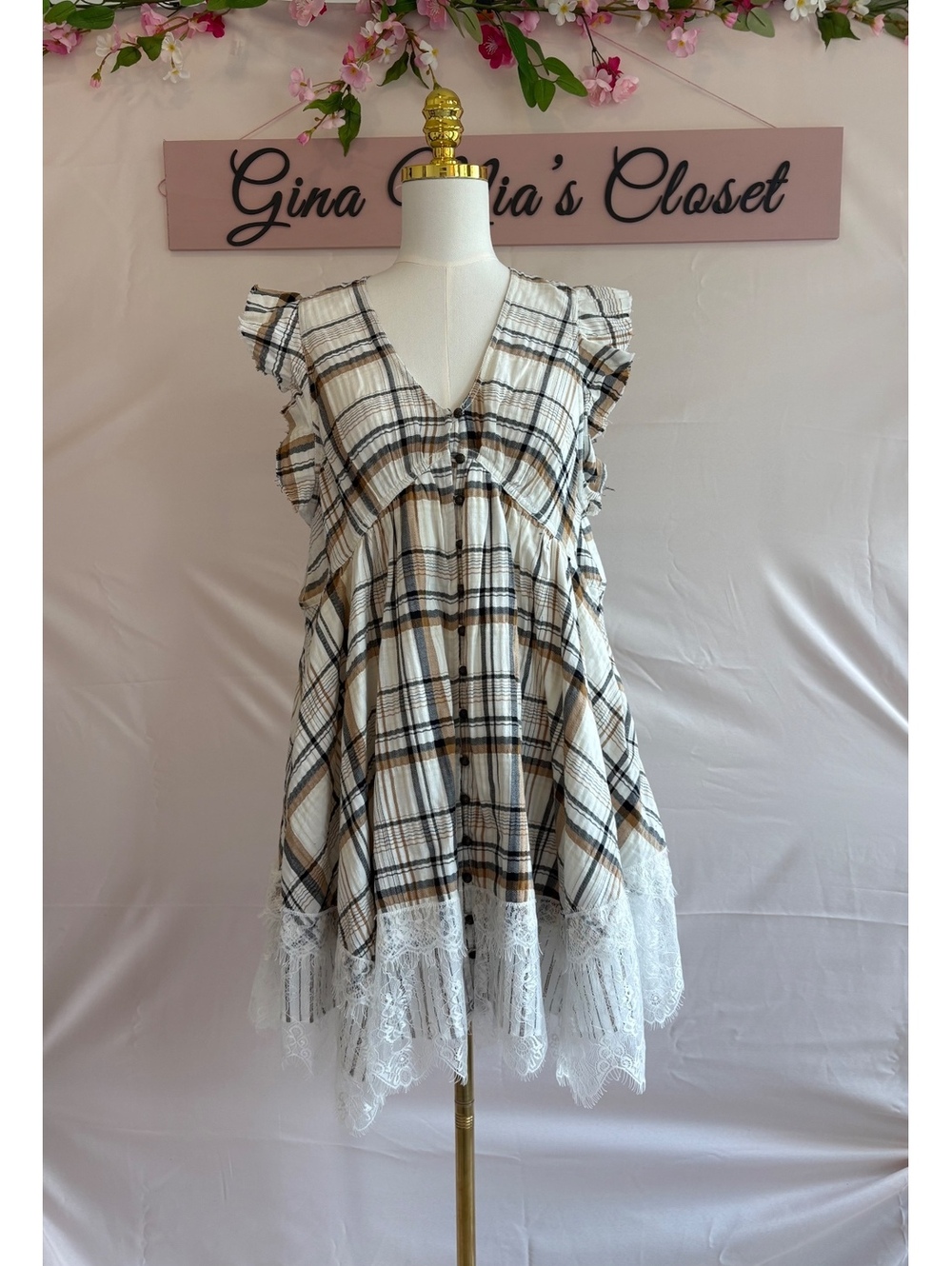 Pilcro Women's Size Small Plaid Dress with Lace Trim and Button Detail